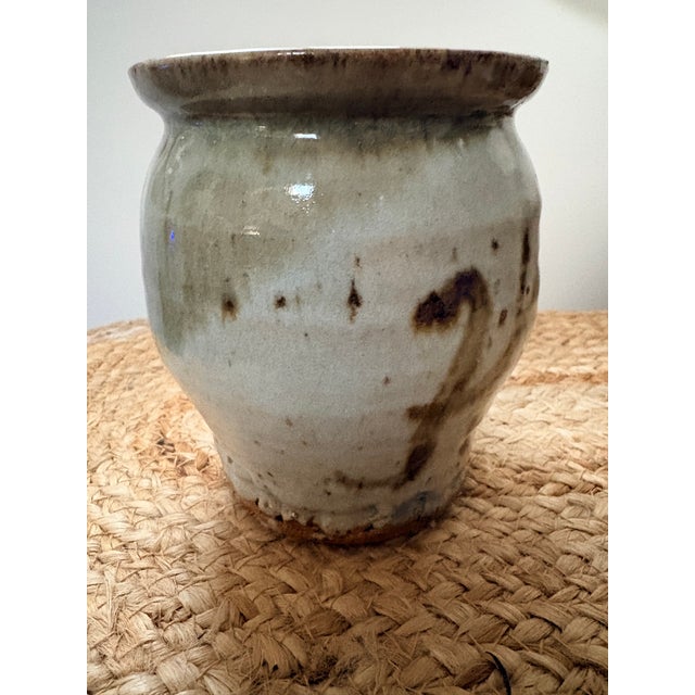1980s Vintage Art Christensen Signed Studio Art Pottery Utensil Crock - Earthy Celadon & Iron Brushwork For Sale - Image 5 of 10