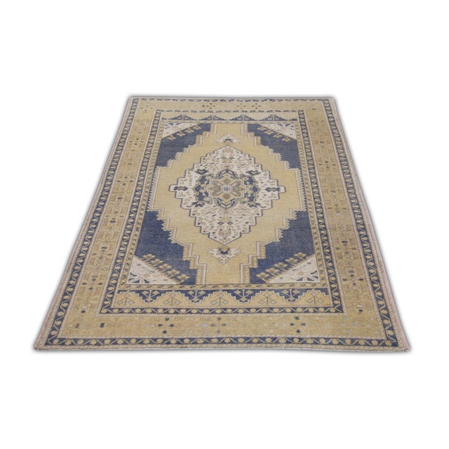 Early 21st Century Oriental Hand Knotted Rug Turkish Anatolian 3'11" x 5'8" For Sale - Image 5 of 6