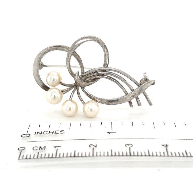 1990s Mikimoto Estate Akoya Pearl Brooch Sterling Silver 5.5 Mm M232 For Sale - Image 9 of 9