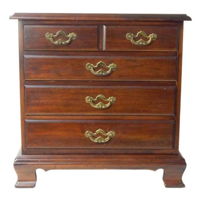 1970s Thomasville Vintage Chippendale Style Solid Cherry 4 Drawers Nightstand End Table For Sale