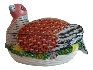 1970s Vintage Reproduction Porcelain Partridge or Quail Trinket Box by Mottahedeh - 1 Piece