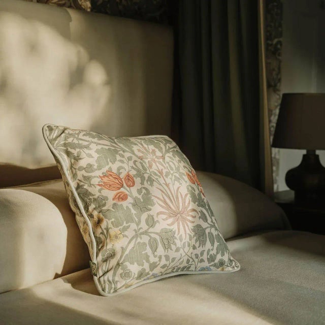 Our take on a classic design, William Morris’ Art Nouveau floral has been reimagined as a painterly new motif. In dreamy...