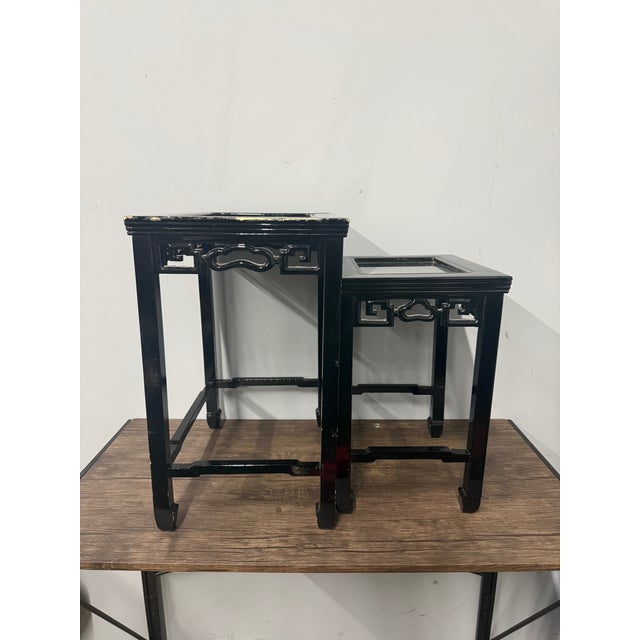 1980's Chinese Export Black Lacquer Hand Painted Nesting Tables With Shadow Box Top - Set of 2 For Sale - Image 4 of 4