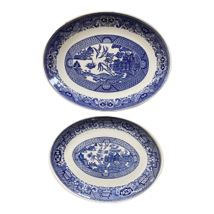 1950s Mid-Century Modern Blue Willow Platters - Set of 2