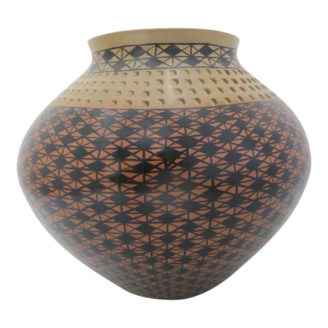 Mata Ortiz Amalia Mora Mexico Geometric Diamond Eye Dazzler Pottery Vessel Vase For Sale
