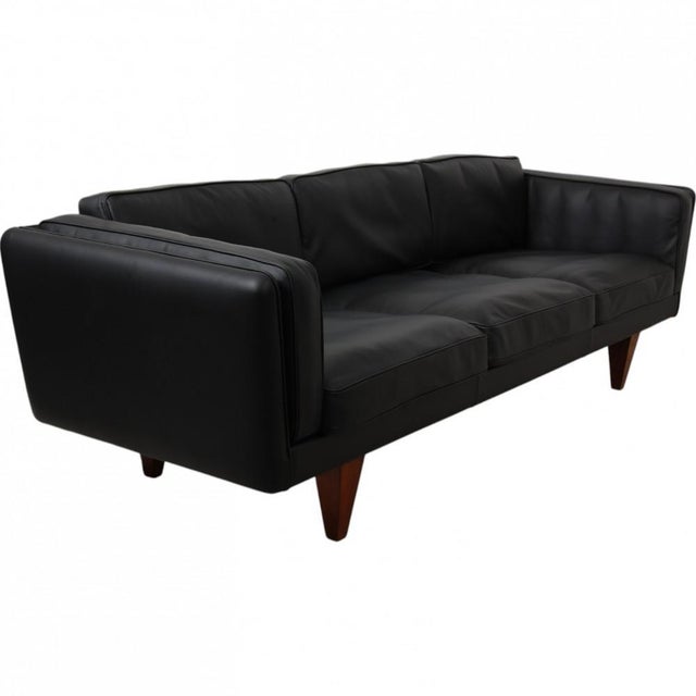 Three-Seater V.11 Sofa in Black Leather by Illum Wikkelsø, 1970s For Sale - Image 3 of 18