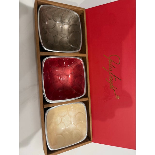 2000 - 2009 Contemporary Julia Knight Classic Petite Enamel Bowls with Original Box - 4 pcs For Sale - Image 5 of 5