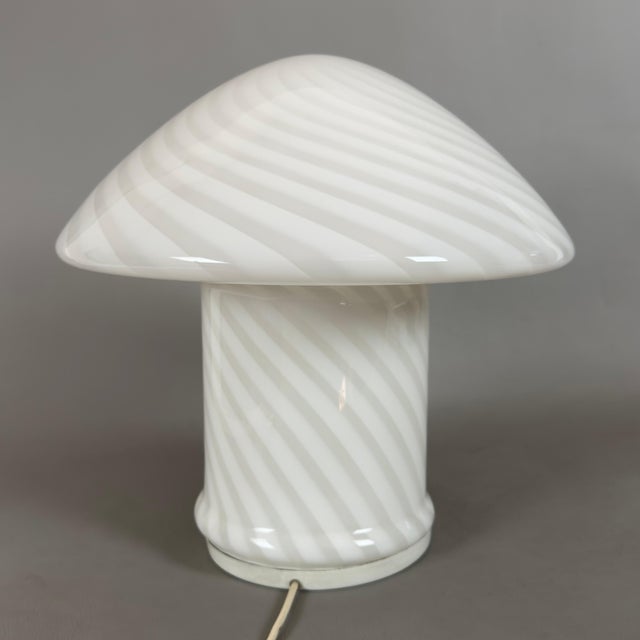 Modern Space Age Swirl Murano Glass Mushroom Table Lamp from Gambaro Poggi, 1970s For Sale - Image 3 of 13
