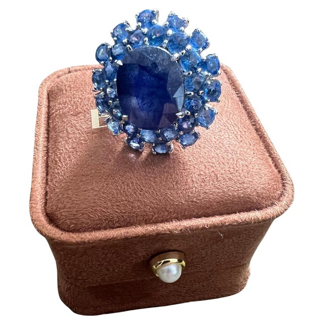 Bochic "Orient" Natural Blue MUlti Sapphire Set In 18K White Gold & Silver For Sale - Image 15 of 18