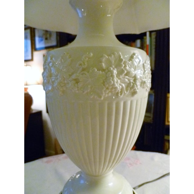 1930s Vintage Wedgwood Queensware Urn Table Lamp Chairish