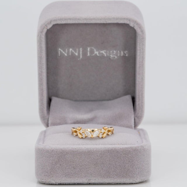 Modern Natural Diamond Band Ring in Solid 14k Gold | Classic Diamond Wedding Band, Size 5.25 For Sale - Image 3 of 11