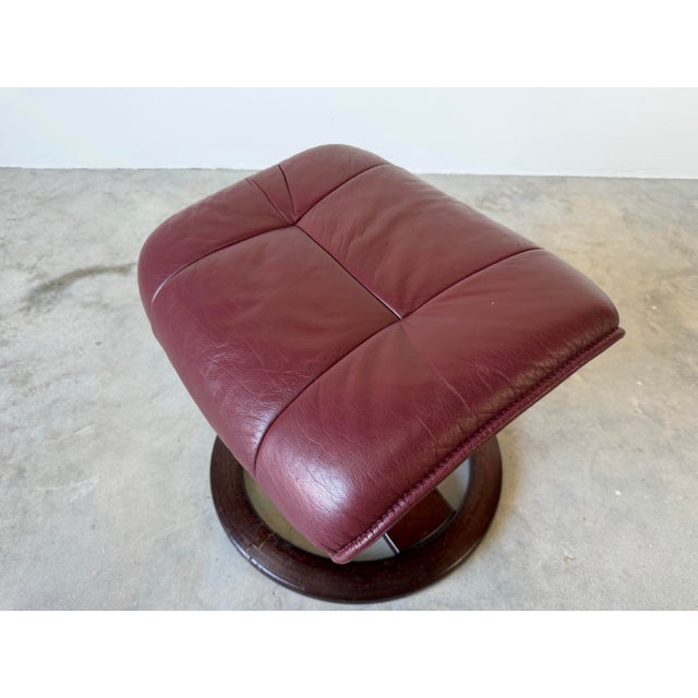 Fjords Hjellegjerde Cranberry Leather Swivel Reclining Lounge Chair With Ottoman For Sale In Miami - Image 6 of 12