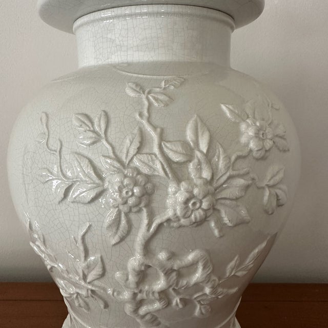 1970s Vintage Large White Crackle Glaze Ginger Jar Lamp Chinoiserie Floral Cherry Blossom For Sale - Image 5 of 12