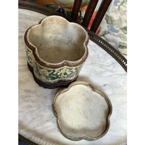 19th Century Porcelain Republic Era Kangxi Style Famille Verde Biscuit Box For Sale - Image 11 of 11