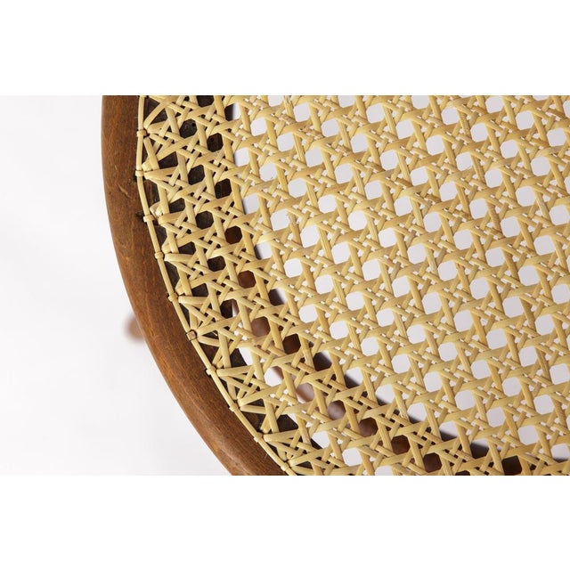 Thonet Chair No. 14 – Icon of the Viennese Coffee House The Thonet Chair No. 14 – also known today as Model 214 – is...