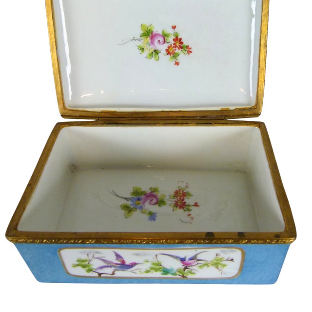 Metal Antique French Sèvres-Style Porcelain Hinged Trinket Box - Birds & Flowers, Late 19th C. For Sale - Image 7 of 14