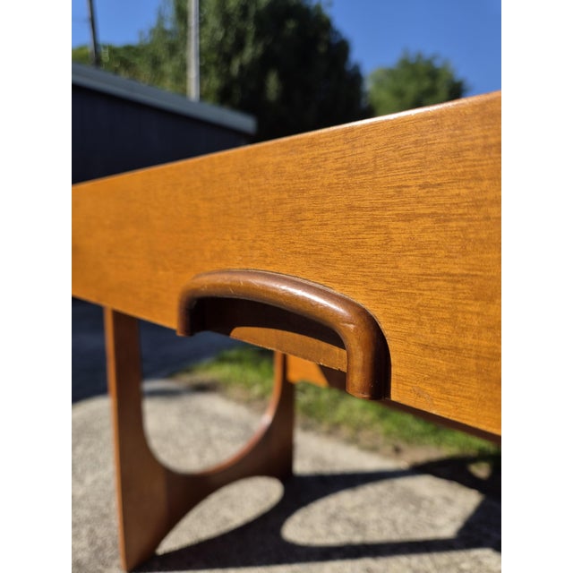 Vintage Teak Desk attributed to R. Bennett for G-Plan, 1970s For Sale - Image 4 of 15