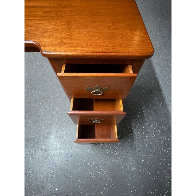 1950s Mid-20th Century Continental Furniture Co. “John Hawks” Colonial Mahogany Executive Desk For Sale - Image 5 of 10