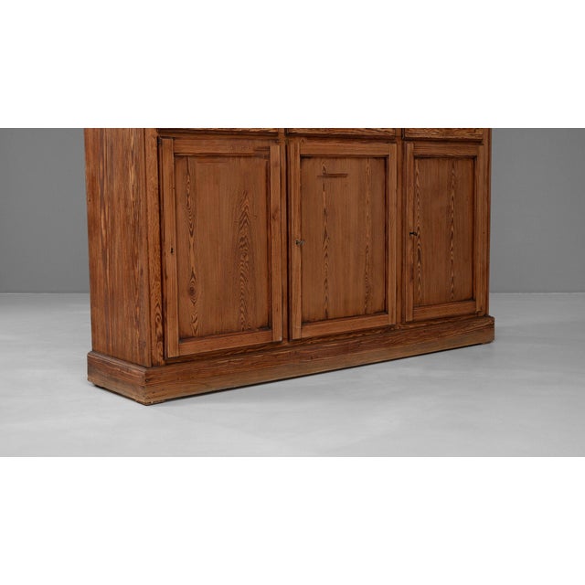 19th Century France Brown Wood Display Cabinet For Sale - Image 11 of 11