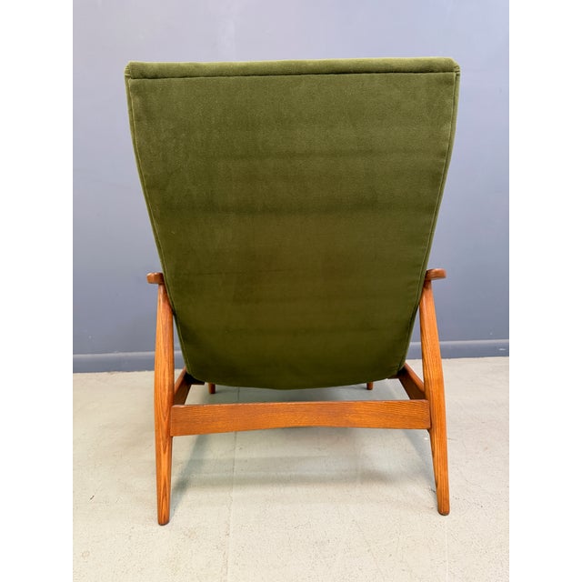 1960s Heywood-Wakefield High-Back Lounge Chair, Sculpted Oak Frame, Olive Fabric 1960s For Sale - Image 5 of 10