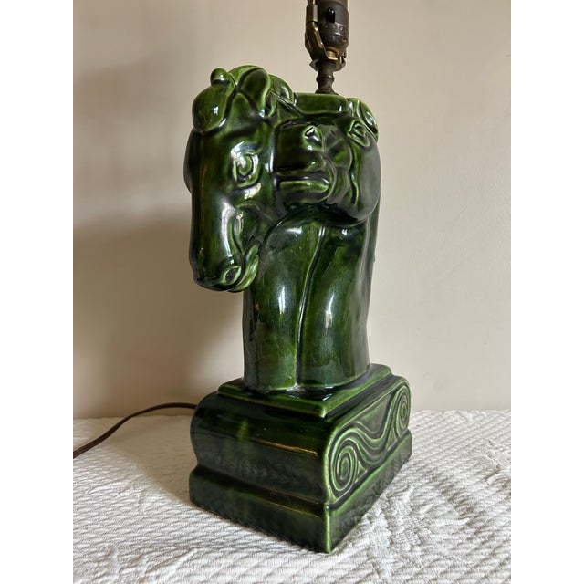 Haeger Vintage Art Deco Royal Haeger Double Horse Head Pottery Table Lamp For Sale - Image 4 of 12