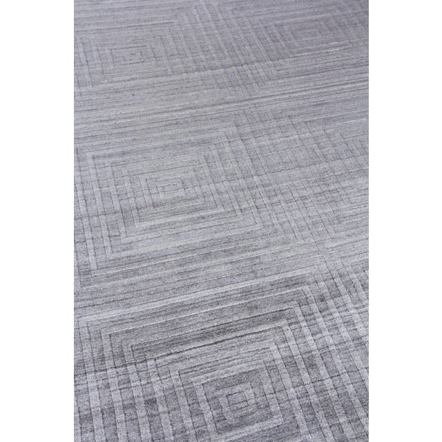 Exquisite Rugs Chesterfield Hand Loom Bamboo Silk Gray - 8'x10' For Sale - Image 4 of 6