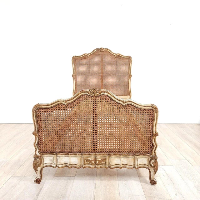 French Belle Époque Painted and Gilt French Louis XV–Style Bed, Circa 1890 For Sale - Image 3 of 12