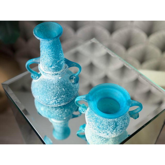 Seguso Vintage Greek-Style Italian-Style Blue Textured “Seguso Scavo”-Style Art Glass Vases - Set of 2 For Sale - Image 4 of 9