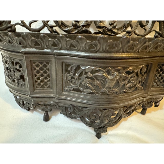 Late 19th Century Victorian Cast Iron f.l. Vombach Offenbach Wall Bracket For Sale - Image 4 of 8