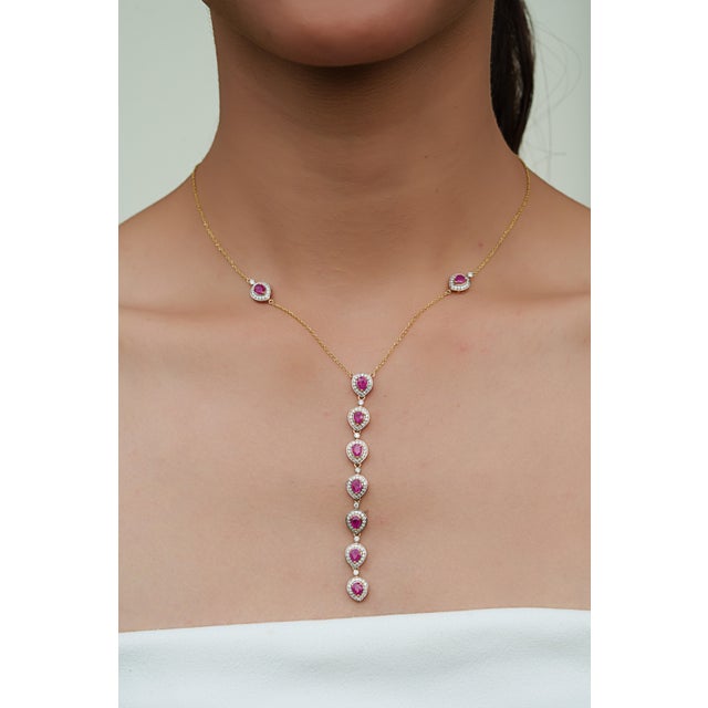 2.16 Carat Mozambique Red Ruby & Diamond Lariat Necklace in 14k Yellow Gold For Sale In New York - Image 6 of 11