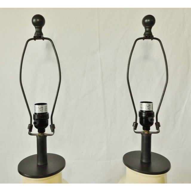 Ceramic Pair Vintage Beige Crackle Brown Figural Bird Table Lamps For Sale - Image 7 of 8