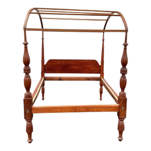 Nice Antique American Sheraton Canopy Bed With Carved Posts