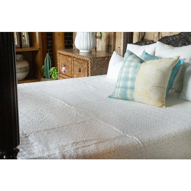 Indian Bela White Applique Coverlet For Sale - Image 3 of 7