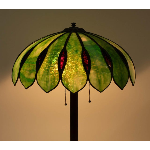 Late 20th Century Tiffany Style Slag Glass Table Lamp For Sale - Image 9 of 10