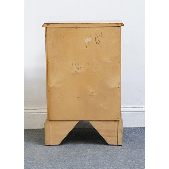 High End Vintage Solid Hard Rock Maple Colonial Early American 17" Open Cabinet Nightstand 1711 For Sale - Image 9 of 15