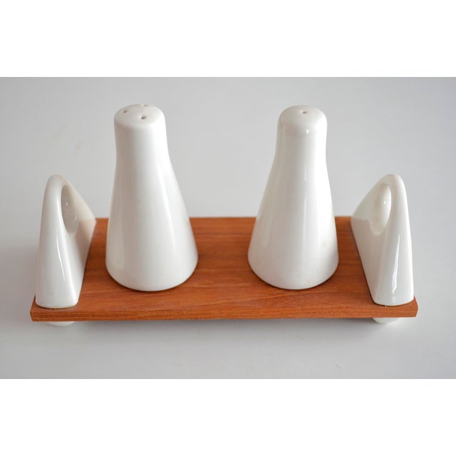 White Porcelain Salt & Pepper Set by Peter Müller for Sgarfo Modern, 1960s For Sale - Image 8 of 8