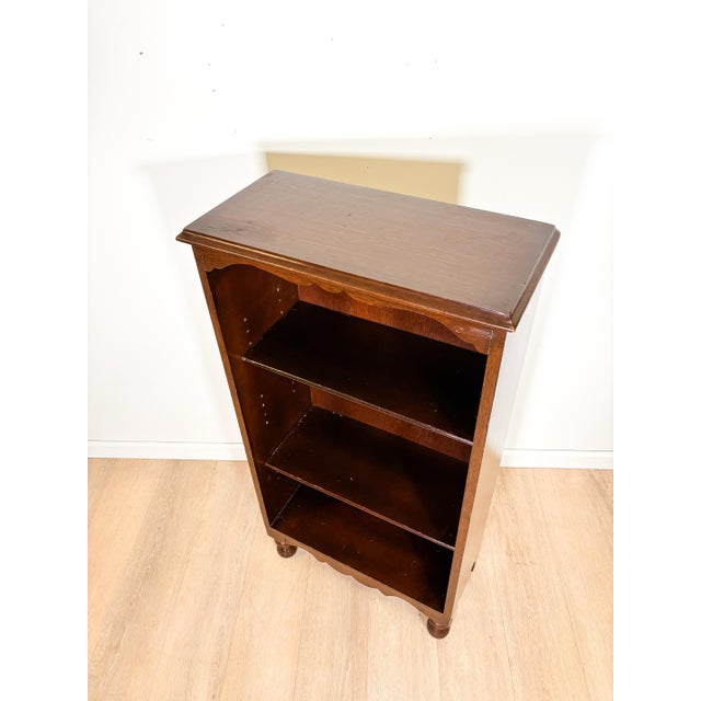 Late 20th Century Vintage Scalloped Bookcase Display Shelf For Sale - Image 5 of 7