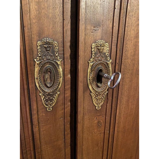 Antique Wardrobe in Walnut, 1600s For Sale - Image 3 of 17