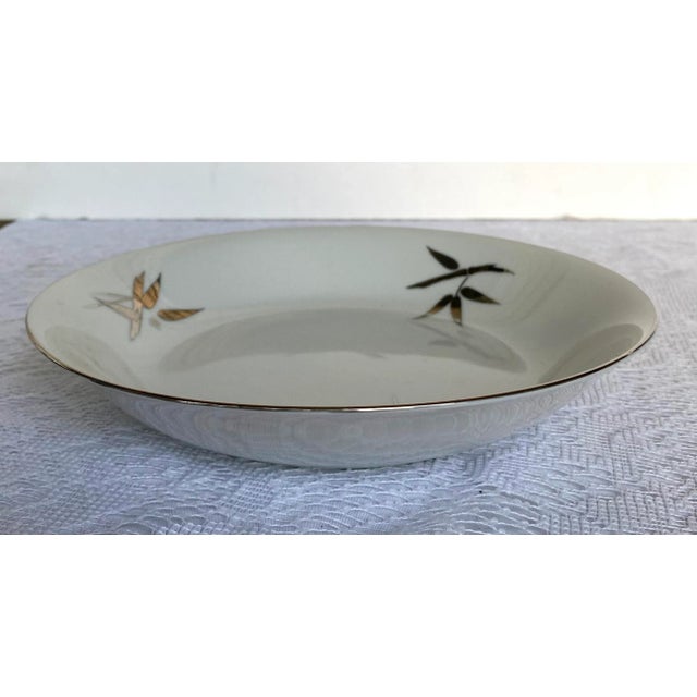 Early 21st Century DeVille “Matrimony” Japan Fine China Serving Set of 5 Pieces Platinum