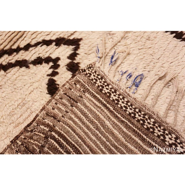 Nazmiyal Collection Wide Hallway Vintage Moroccan Beni Ourain Rug For Sale In New York - Image 6 of 6