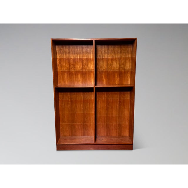 Poul Hundevad Restored Danish Teak Bookcase by Poul Hundevad For Sale - Image 4 of 18
