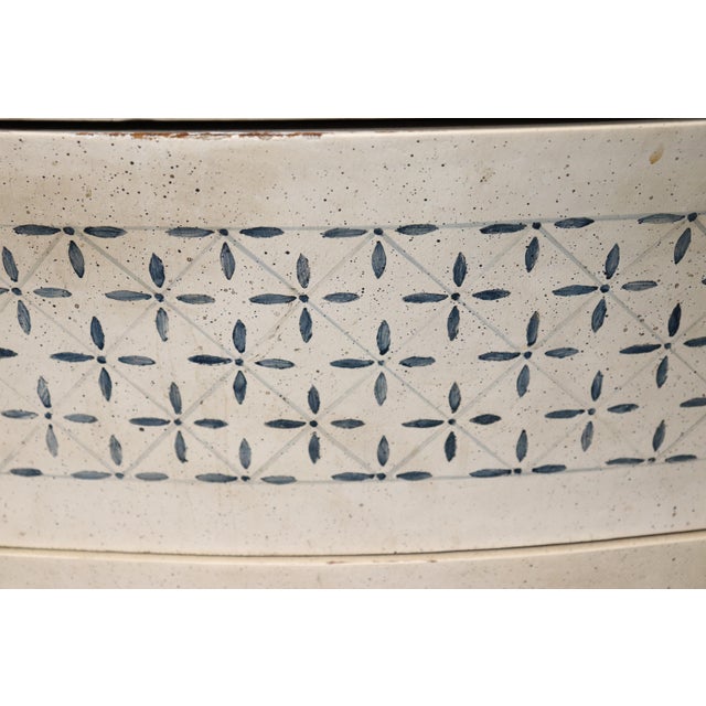 Pair 20th C. Italian Creme Painted 4 Drawer Bombe Commodes For Sale - Image 13 of 15