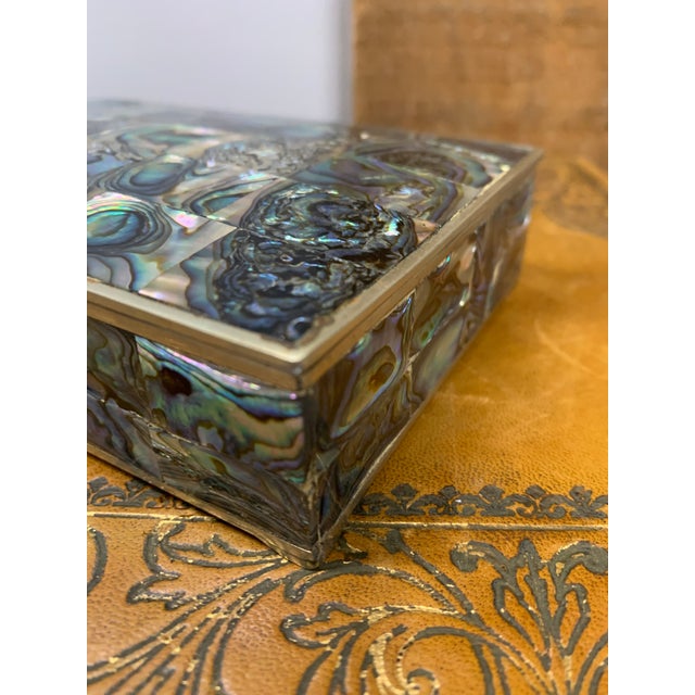 Mid-Century Modern Vintage Mid 20th Century Mexican Silver & Patchwork Rainbow Abalone Shell Covered Box For Sale - Image 3 of 6