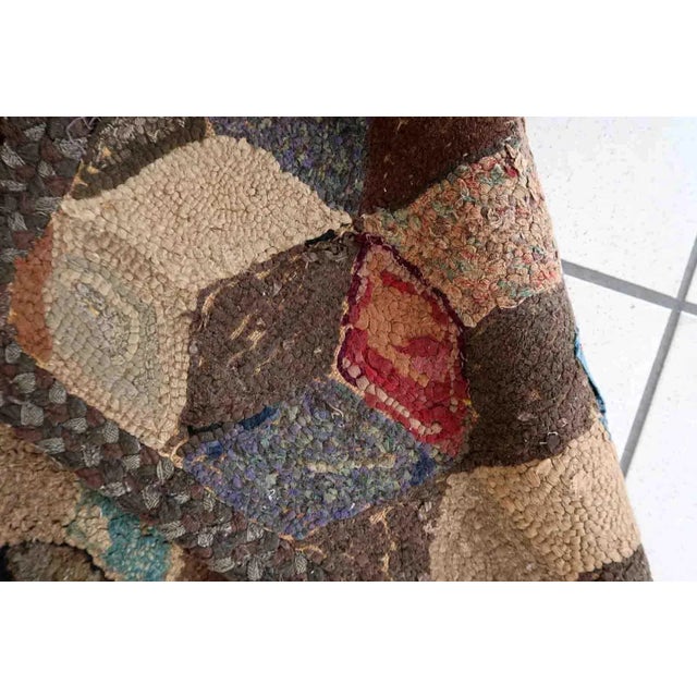 American 1880s Handmade Antique American Hooked Rug 3.1' X 5' For Sale - Image 3 of 11