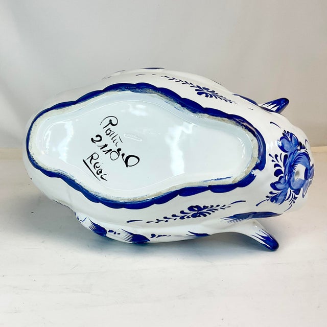 1980s Vintage Mediterranean Portuguese Majolica Swan Centerpiece Vase