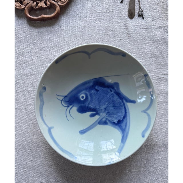Vintage Hand-Painted Chinese Koi Fish Serving Bowl | Royal Blue and White Porcelain | 9 Inch Decorative Dish For Sale - Image 9 of 10
