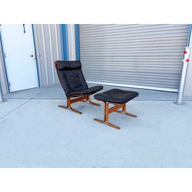 1980s 1960s Danish Modern "Siesta" Lounge Chair and Ottoman Set For Sale - Image 5 of 12