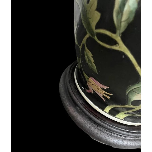 1960s Vintage Black Floral Chinoiserie Lamp With Leopard Like Foo Dog Accents For Sale - Image 5 of 8