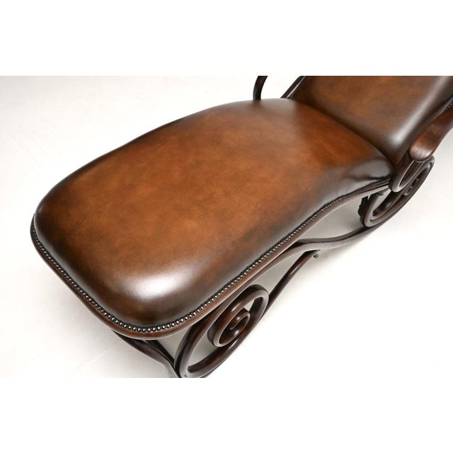 Antique Bentwood and Leather Chaise Lounge, 1880 For Sale - Image 12 of 17