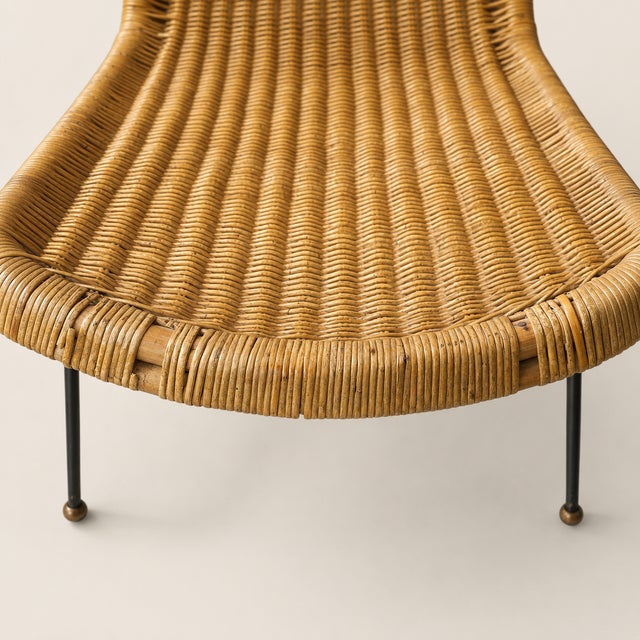 Tan Mid-Century Modern Rattan Lounge Chairs in the Style of Paul McCobb, Pair For Sale - Image 8 of 9